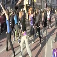 STAGE TUBE: GLEE Flashmob in Dublin! Video