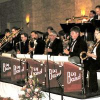 Town Hall Theatre Hosts A 'Big Band Christmas Ball' 12/18 Video