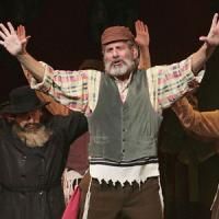 FIDDLER ON THE ROOF Comes To Chicago's Ford Center 6/10-6/28 Video