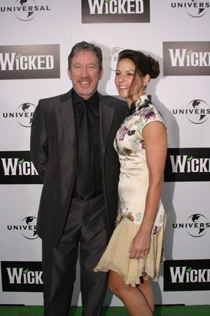 Photo Coverage: Wicked Flies In To Los Angeles 