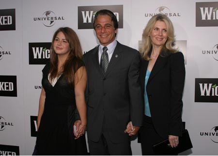 Photo Coverage: Wicked Flies In To Los Angeles Image