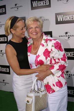 Photo Coverage: Wicked Flies In To Los Angeles Image