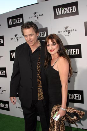 Photo Coverage: Wicked Flies In To Los Angeles Image