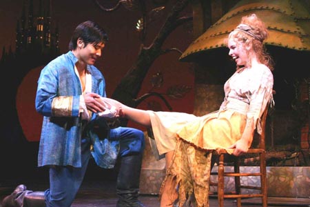 Photo Preview: Cinderella at The Paper Mill Playhouse Image