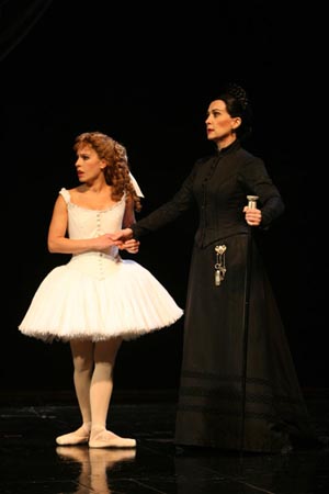 Photo Flash: The Phantom of the Opera Nears Record Performance Image