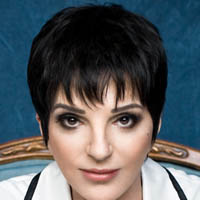 Liza Minnelli Receives Rave Review for Rhode Island Concerts; Broadway Next Video