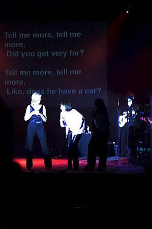 Photo Flash: Olivia Newton-John Performs at the Nokia Theatre 