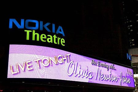 Photo Flash: Olivia Newton-John Performs at the Nokia Theatre  Image