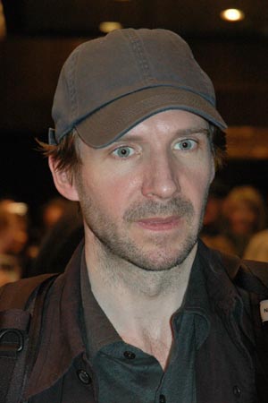 Photo Flash: Faith Healer's Ralph Fiennes Greets Fans 