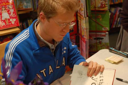 Photo Flash: Anthony Rapp Book Reading in Chicago 