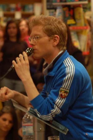 Photo Flash: Anthony Rapp Book Reading in Chicago 