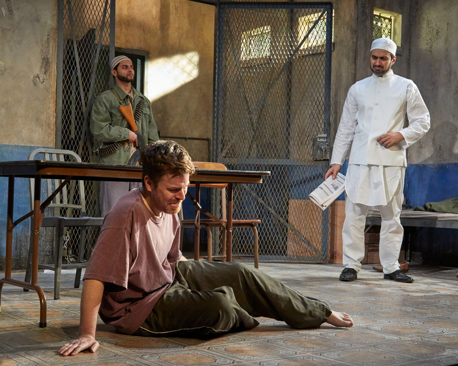 Review: THE INVISIBLE HAND at TheaterWorks Image