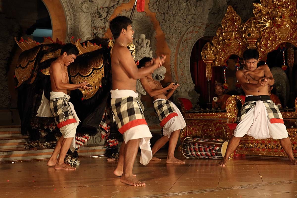 LEGONG AND BARONG BANGKAL DANCE (WAKSIRSA STORY) Continues At Sanggar Suara Guna Kanti 
