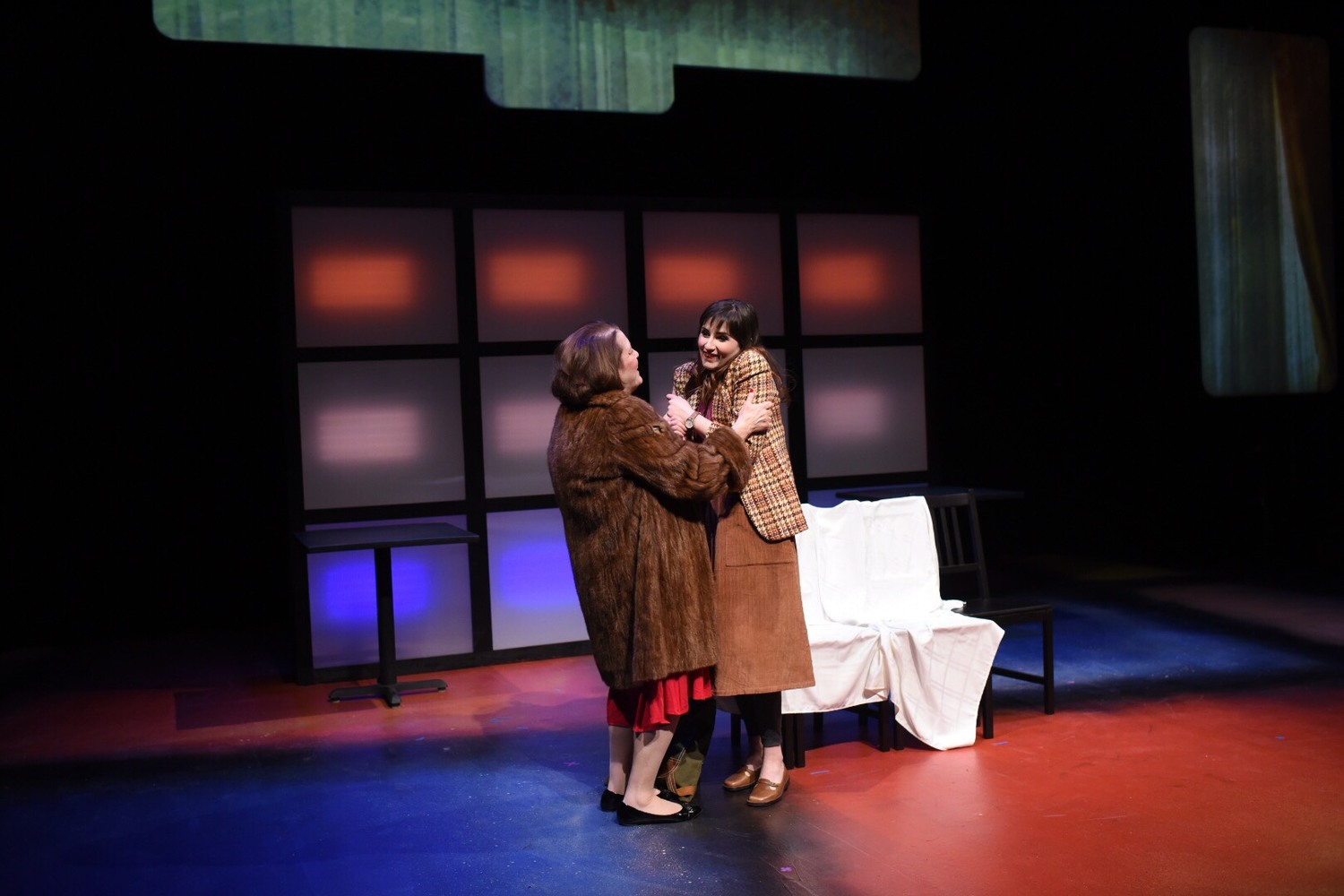 Review: Lyric Arts' DEAD MAN'S CELL PHONE Carries Audiences into Technology's Future 