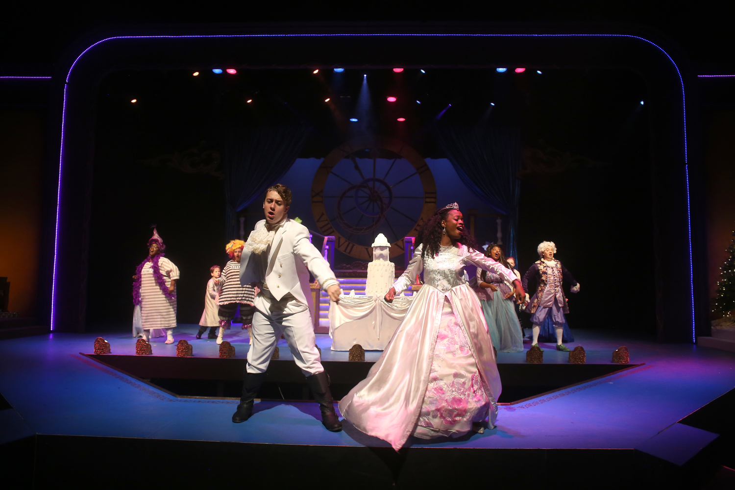 Review: CINDERELLA: AN OUTRAGEOUS FAIRY TALE at Birmingham Children's Theatre is Pure Magic Image