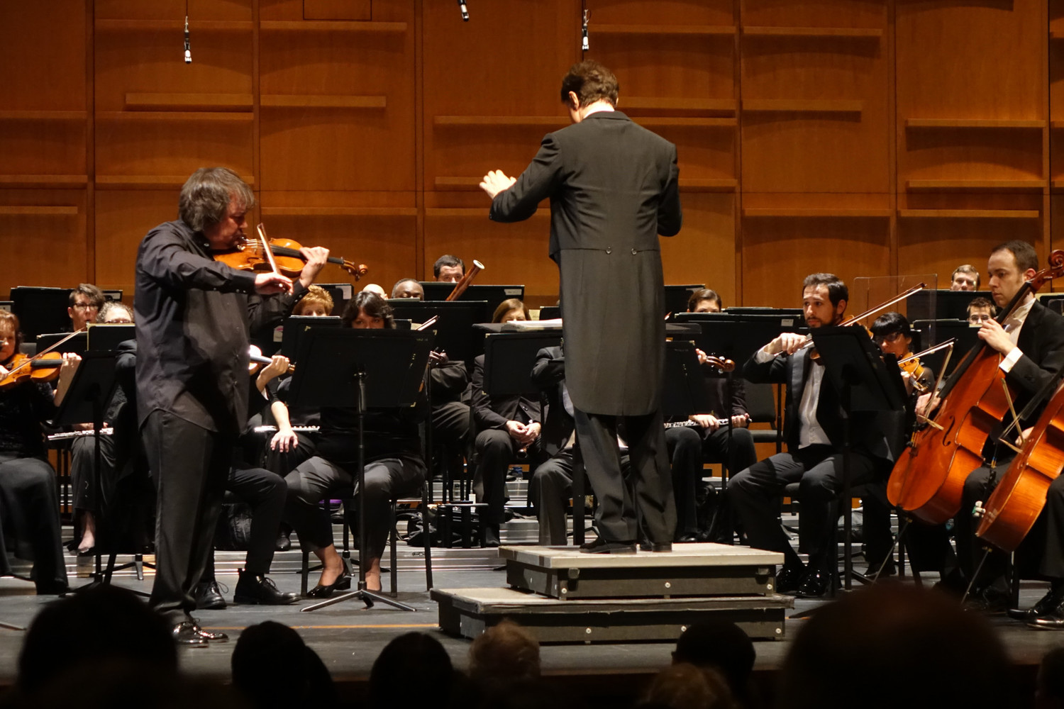 Review: Mendelssohn's ITALIAN SYMPHONY Upstaged by Epic Paganini Concerto Image