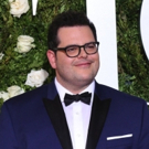 Josh Gad Joins Zach Woods and Hugh Laurie In HBO's Out Of This World Comedy AVENUE 5 Video