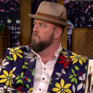 VIDEO: Chris Sullivan Keeps Trying to Slip the Phrase 'This Is Us' into the Show Video