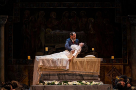 Review: City Opera's AMORE DEI TRE RE Gets the Kiss of Death  Image