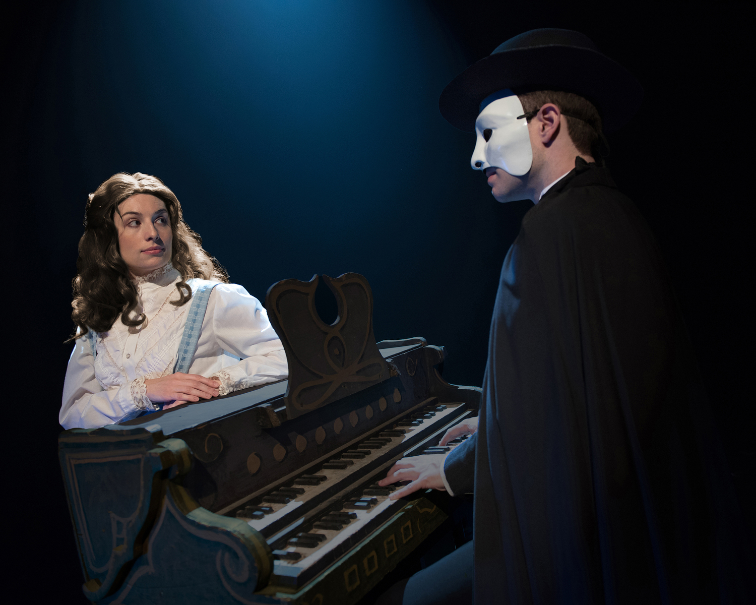 Review: PHANTOM at Downtown Cabaret Theatre  Image