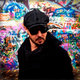 Singer / Songwriter Gregory Darling To Release Debut Solo Album MADLY Image