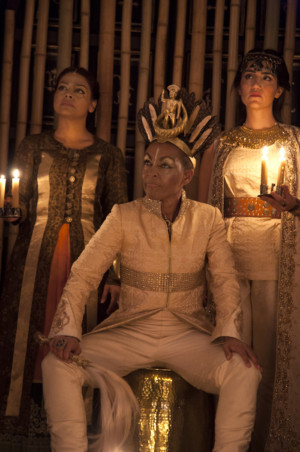 Review: RICHARD II, Shakespeare's Globe Image