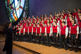 LA Children's Chorus Ushers In Holidays At Disney Hall With Opera Star Susan Graham Image