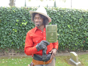 Review: Annual LIVING HISTORY TOUR Features Local Legends, Moguls, and Media Stars Resting Inside Woodlawn Cemetery 