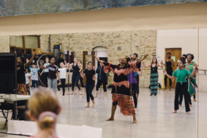 Milwaukee Ballet Hosts an African Dance Class for the Community 