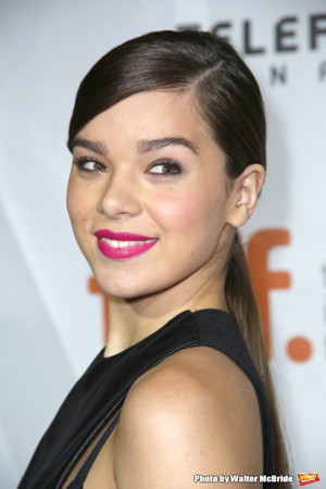 PITCH PERFECT's Hailee Steinfeld Sets Her Sights on Broadway  Image