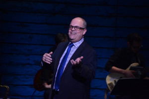 Tony Nominee Brad Oscar Leads HAIRSPRAY at Starlight Theatre Image