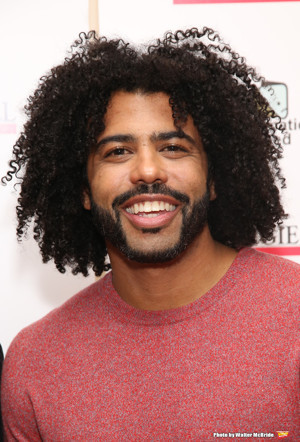 Daveed Diggs to be a Guest on Season Two of Stephen Curry's 5 MINUTES FROM HOME  Image