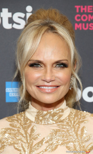 Kristin Chenoweth Joins Cast of Netflix's HOLIDATE Image