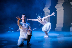 Principal Casting Announced For MATTHEW BOURNE'S SWAN LAKE At Sadler's Wells Image