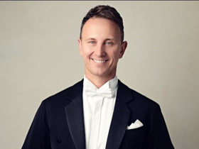 Strictly Star Ian Waite Waltzes Into Worthing Panto Image