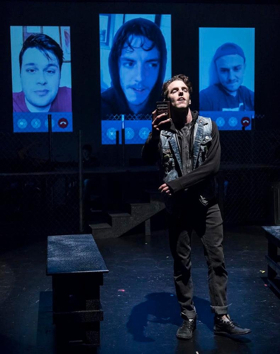 Review: AMERICAN IDIOT at Center Stage Theater 