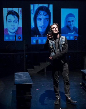 Review: AMERICAN IDIOT at Center Stage Theater Image