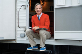 Sony Releases First Photo of Tom Hanks as Mister Rogers 