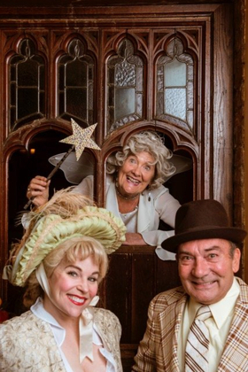 Review: Christmas Comes to Metrostage Image