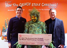 The Grinch Gets Ready For His Debut In Milwaukee With Help From Tourism Grant 