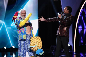 VIDEO: The Pineapple is Revealed on THE MASKED SINGER! Image