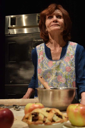 Review: APPLES IN WINTER at Centenary Stage is a Compelling and Insightful One-Woman Show Image