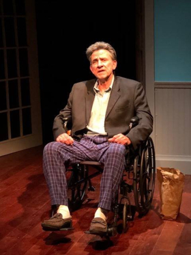 Review: Ken Webster Gives Tour de Force Performance in WAKEY WAKEY Image