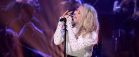 Ellie Goulding Shares Rendition of Christmas Classic! 