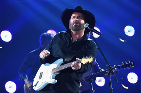 Garth Brooks Performs Intimate Nashville Concert Featuring Greatest Hits  Image