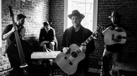 Jason Eady Shares New Song THE CLIMB From New Album I TRAVEL ON Out August 10 Image