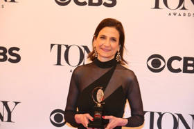 Tony Award-Winning Lighting Designer, Natasha Katz, Accepts The 2018 Apple Award Image