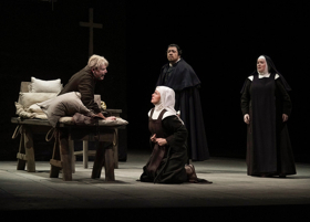 Review: Leonard Is CARMELITES' Soft Center in Met's Brilliant Production Image