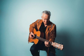 Tommy Emmanuel's ACCOMPLICE ONE Album Earns Top Spots On Multiple Charts 
