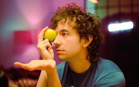 Albert Hammond Jr. Releases Music Video For FAST TIMES  Image